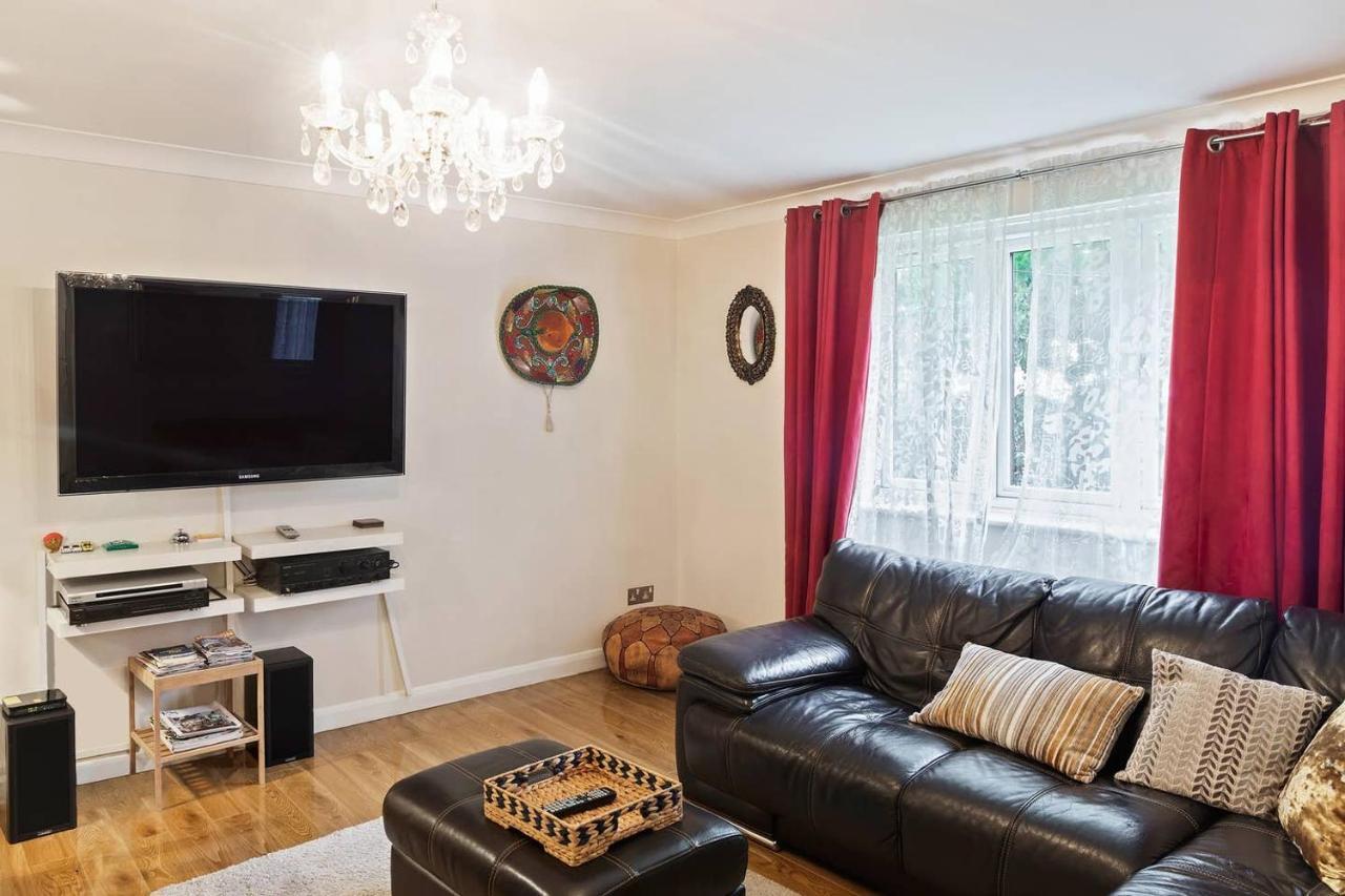 Beautiful And Cosy 2 Bedroom Flat ลอนดอน ภายนอก รูปภาพ