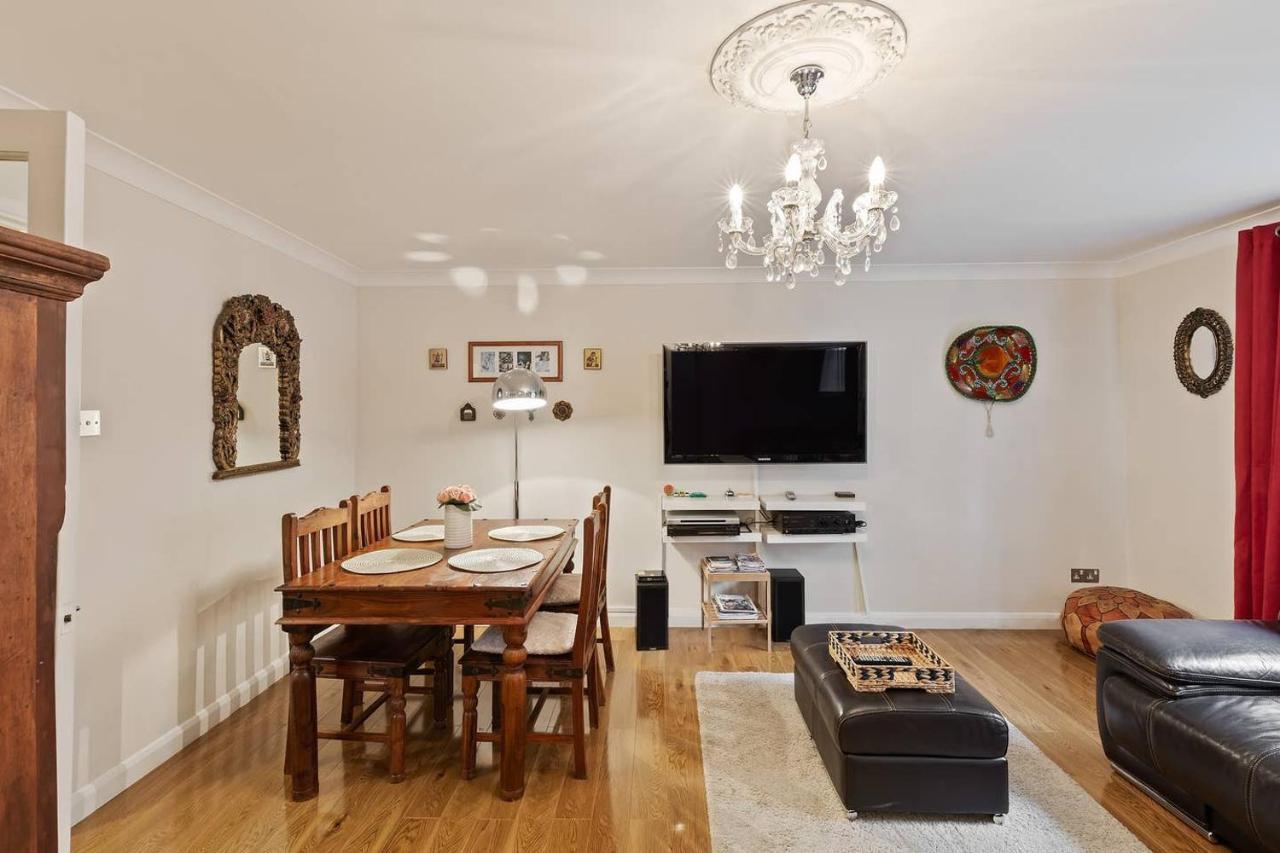 Beautiful And Cosy 2 Bedroom Flat ลอนดอน ภายนอก รูปภาพ