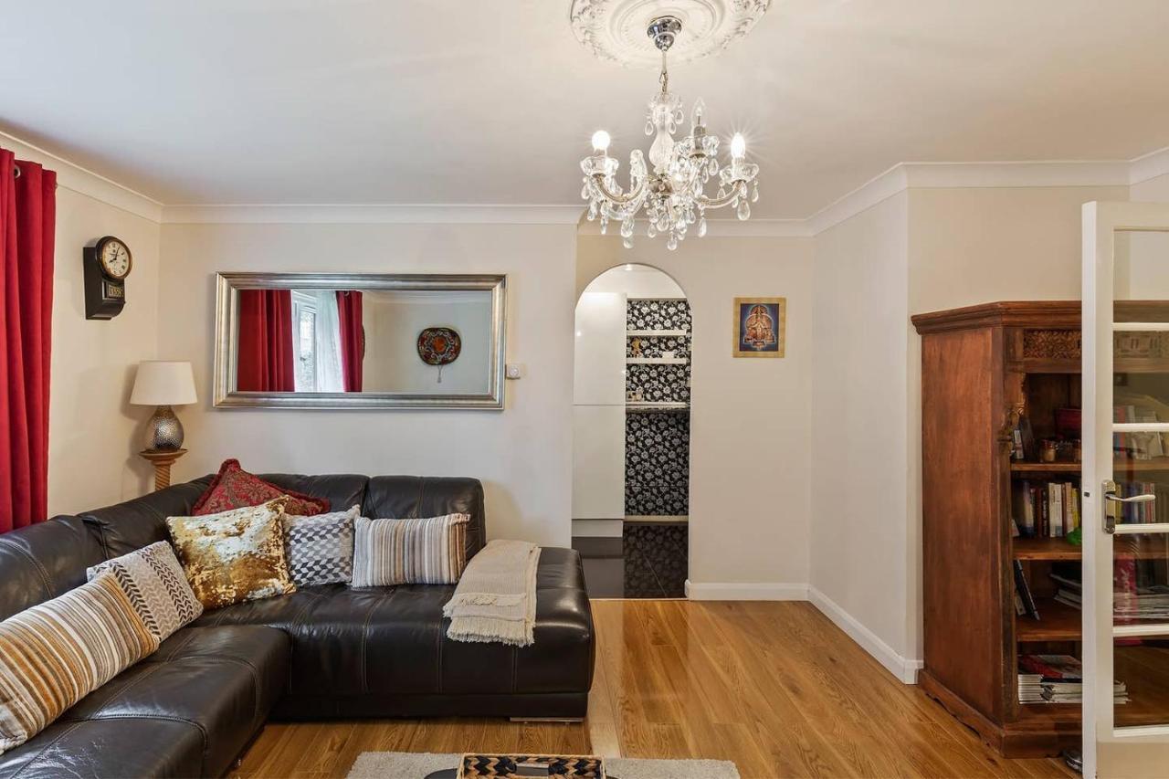 Beautiful And Cosy 2 Bedroom Flat ลอนดอน ภายนอก รูปภาพ