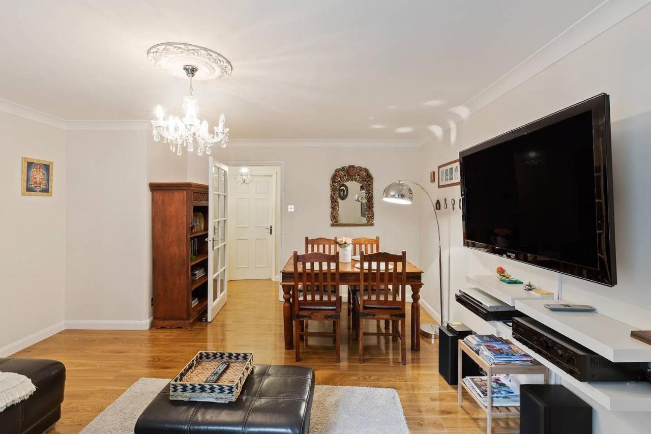 Beautiful And Cosy 2 Bedroom Flat ลอนดอน ภายนอก รูปภาพ