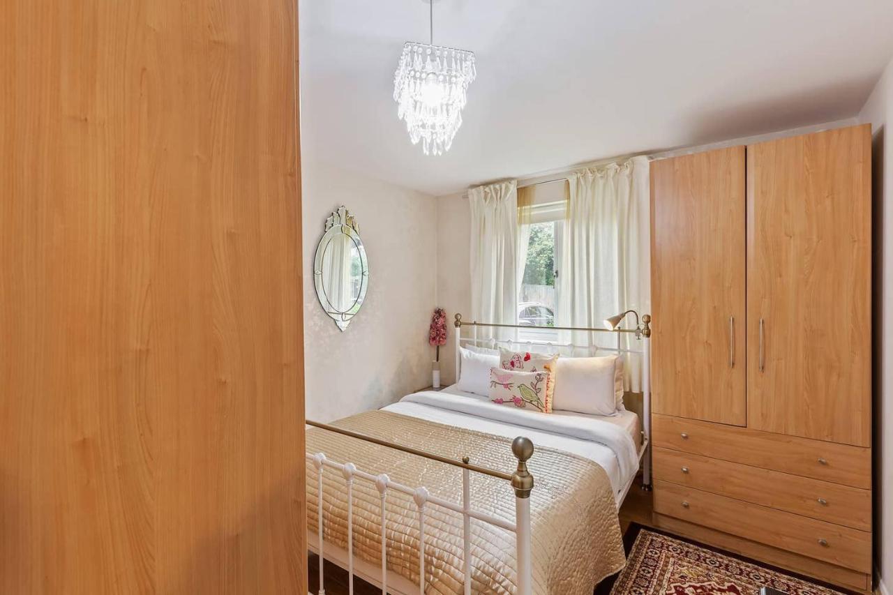 Beautiful And Cosy 2 Bedroom Flat ลอนดอน ภายนอก รูปภาพ