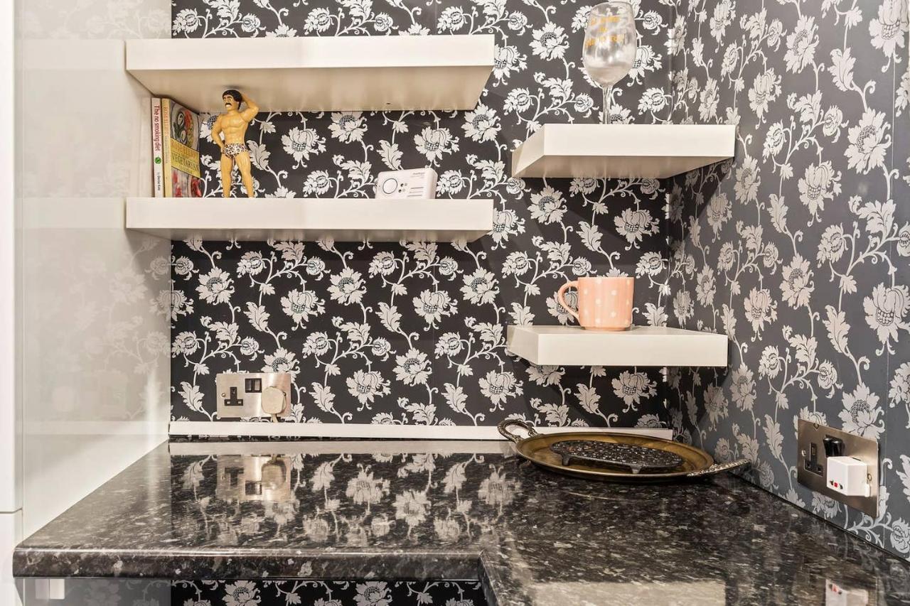 Beautiful And Cosy 2 Bedroom Flat ลอนดอน ภายนอก รูปภาพ